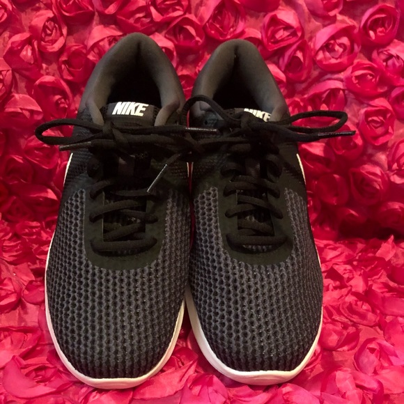 Nike Revolution 4 Women's Running Shoes - Picture 3 of 8